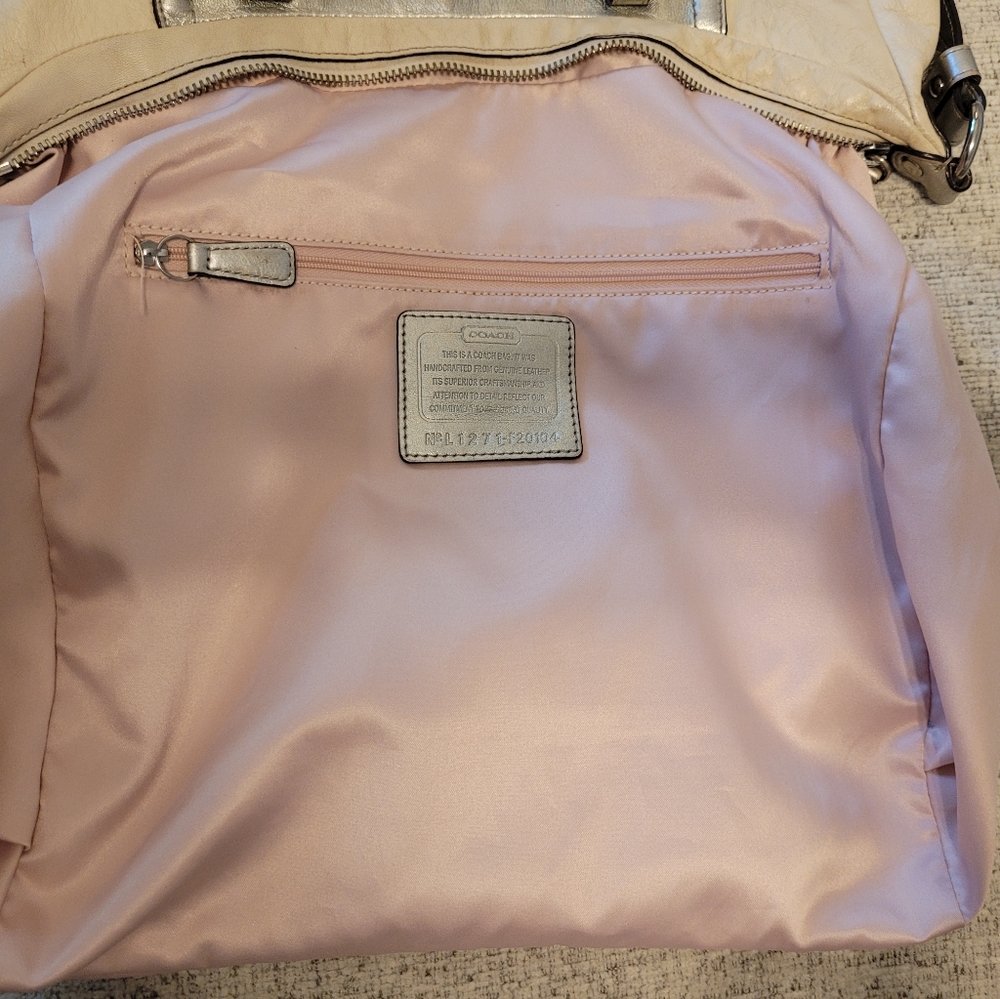 COACH ASHLEY IVORY & SILVER LEATHER CONVERTIBLE SATCHEL TOTE BAG F20104 GUC - Picture 12 of 16